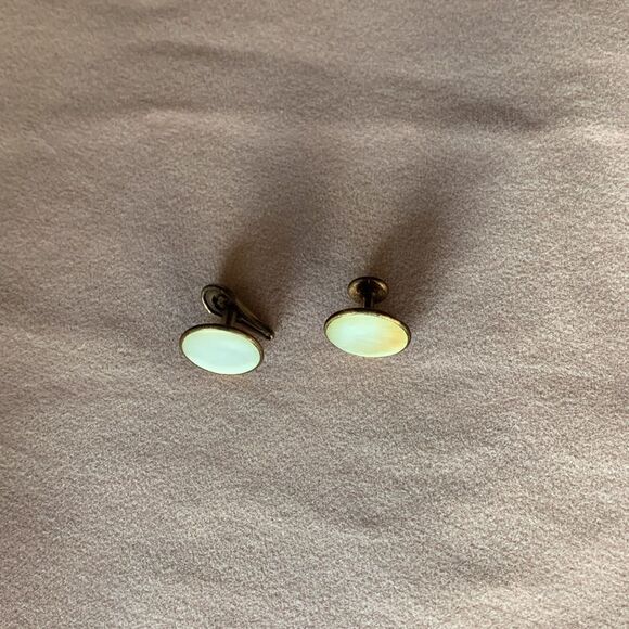 Lovely Vintage MOP Round Buttons in Gold finish SET of 2, Unmarked - Picture 1 of 3